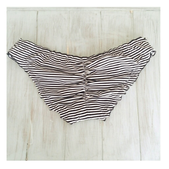 Victoria secret scrunch butt bikini bottoms