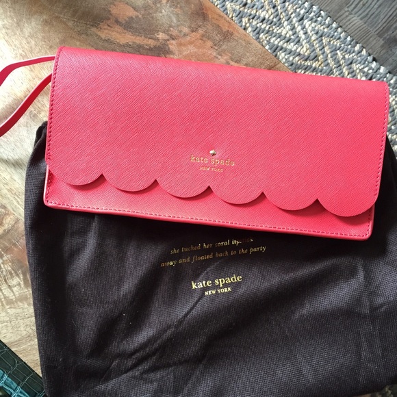 Make an offer! KATE SPADE LILY AVE KIKI CLUTCH red - Picture 2 of 4