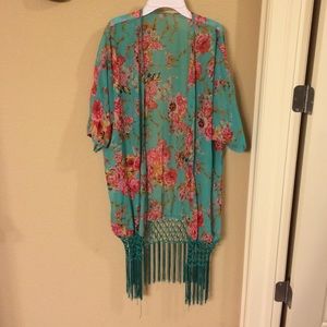 Silky fringe kimono