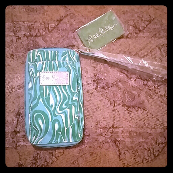 NWT lilly pulitzer phone case wristlet!