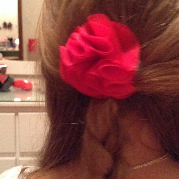 Pink rose clip on - Picture 1 of 1