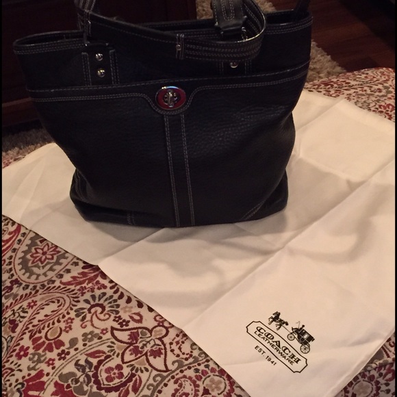 Cute Black Coach Purse