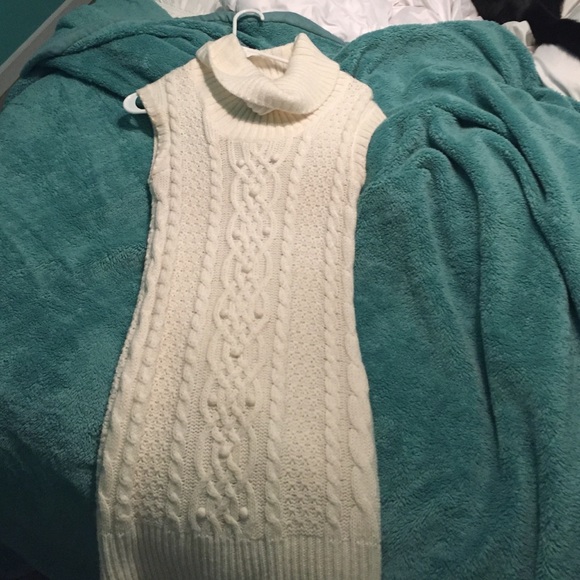 Knitted sleeveless sweater dress