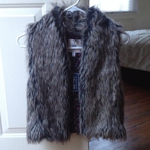 Heritage Faux Fur Vest - Picture 1 of 3