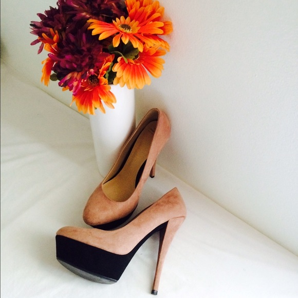 Zara Shoes - Zara trafaluc collection platform pumps 🌺