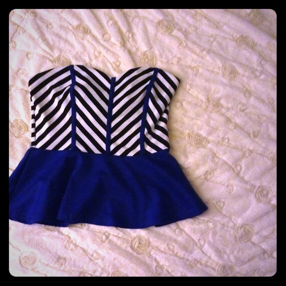 Black White and Blue strapless 💙