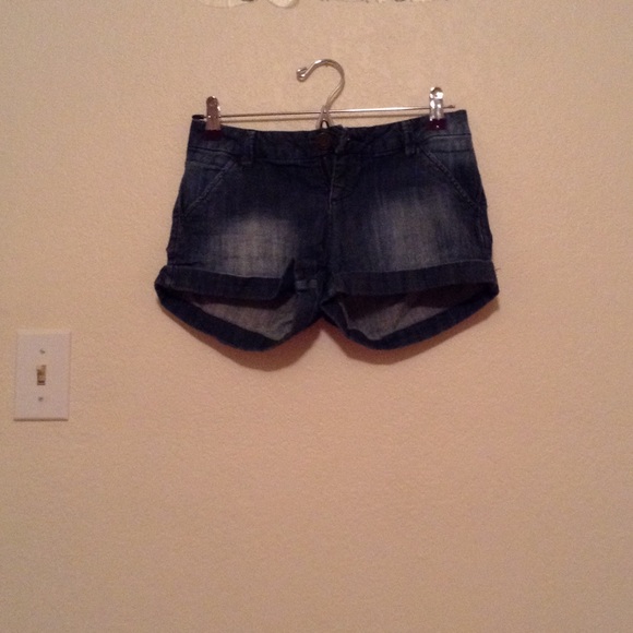 Mossimo supply co size 3 fit 6 dark wash shorts - Picture 1 of 2