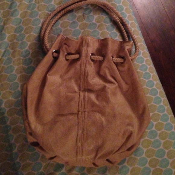 Large sized creme colored Summer bag