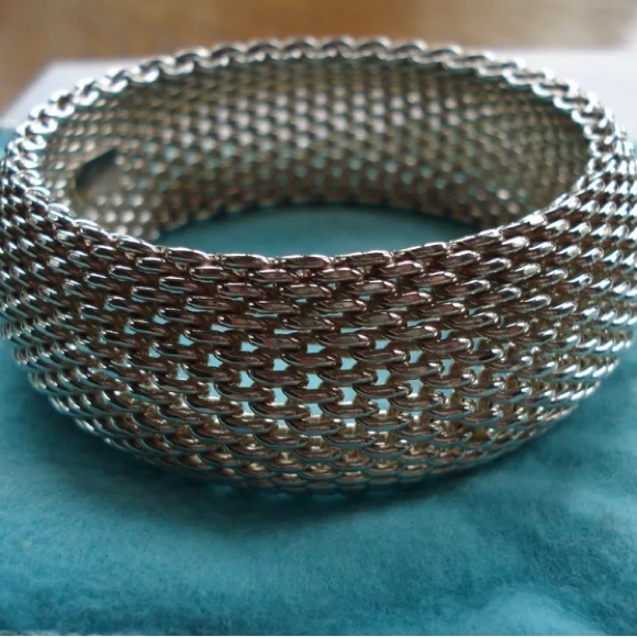Tiffany & Co. Somerset bangle FLASH SALE!!🎉