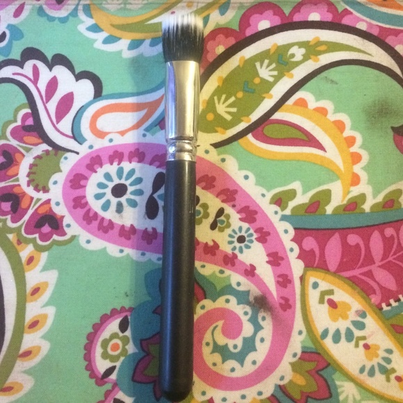 Mac 130 brush