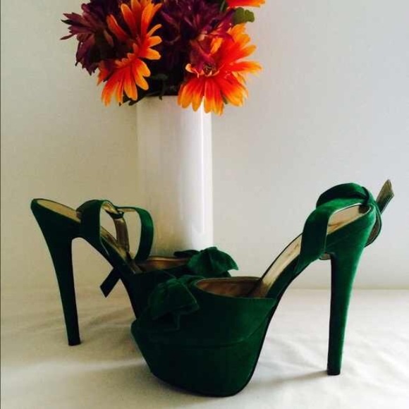Herstyle Shoes - Green Bow platform peep toe heels 🌺