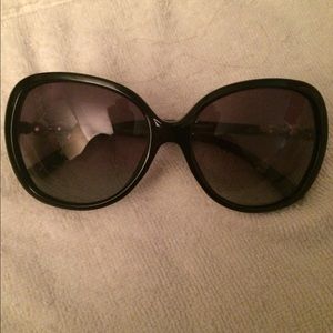 Brand new cute oversized pearl sunglasses
