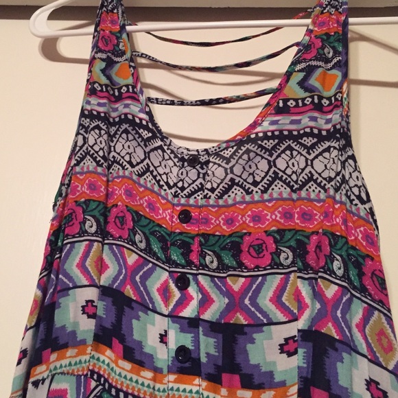 Beautiful, Fun, Hawaiian Dress - Picture 2 of 4