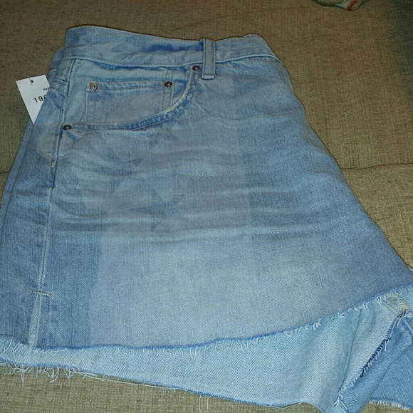 GAP High Rise Cut-Offs - Picture 2 of 4