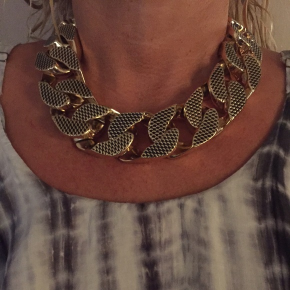 BNWT All saints Chunky Chain Necklace Gold $300 - Picture 3 of 4