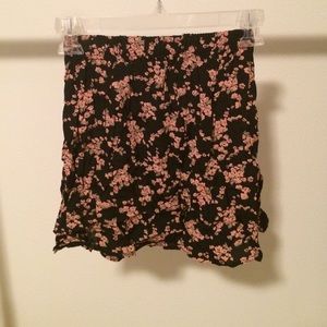 Brandy Melville skirt in rare pattern
