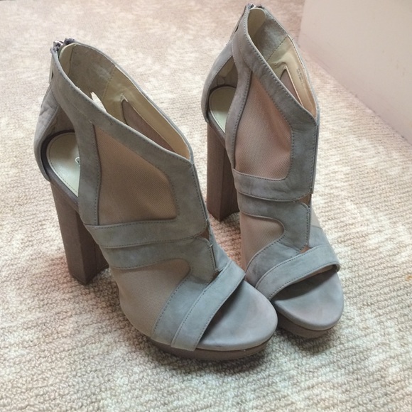 Calvin Klein mesh and leather platform size 8 hot!