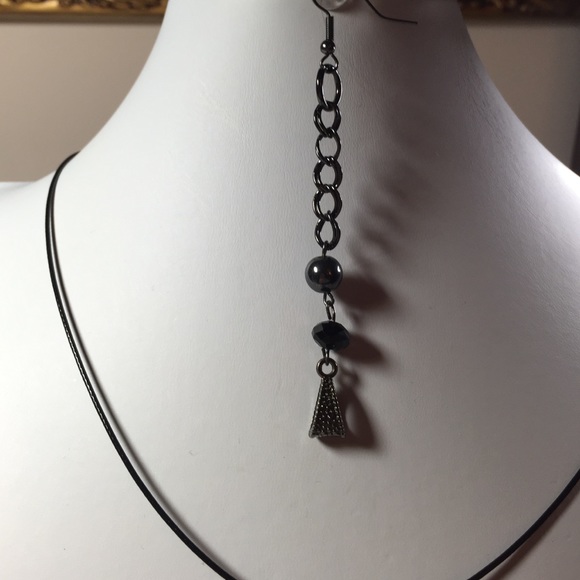 M11 Hematite,Swarovski beads, choker/earrings set - Picture 3 of 4