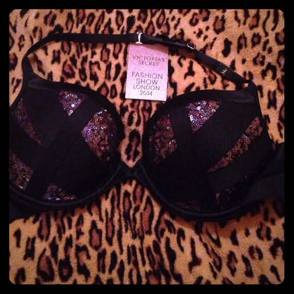 TODAY SALE ONLY! NWT VS fashion show Bra
