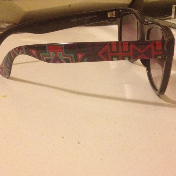 Aztec sunglasses - Picture 2 of 2