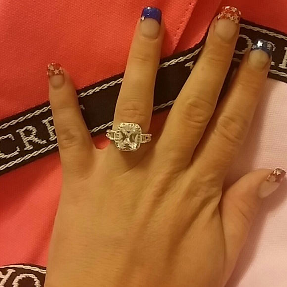 Gorgeous Square Ring - Picture 2 of 2