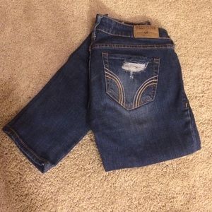 Medium rinse distressed Hollister skinny jeans
