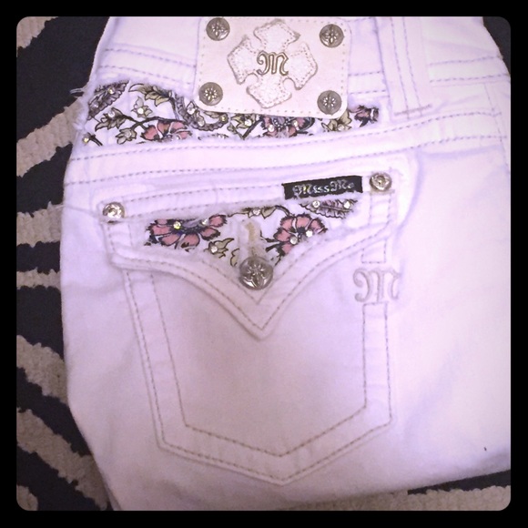 Miss me white capris