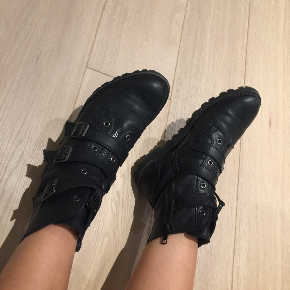 Max and Co boots