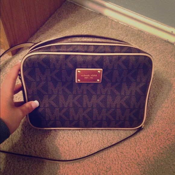 Michael Kors Handbags - Michael Kors jet set large logo crossbody bag