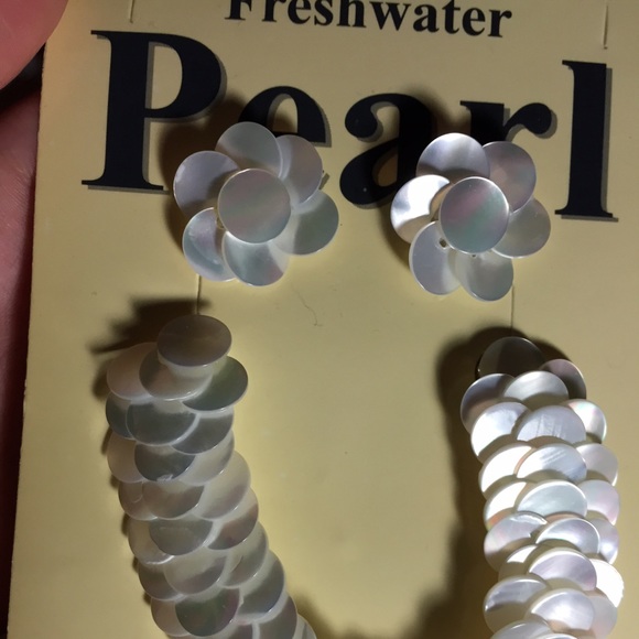 Freshwater Pearl Bracelet and Earring set