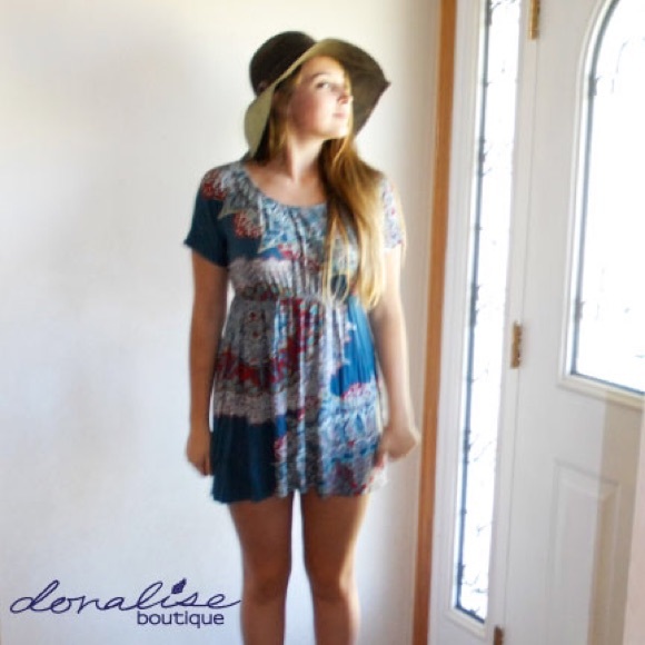 Angie Dresses & Skirts - Teal Print Dress