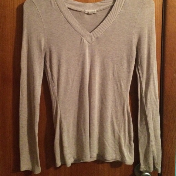 Beige Long-Sleeve Fitted V-Neck ☁️