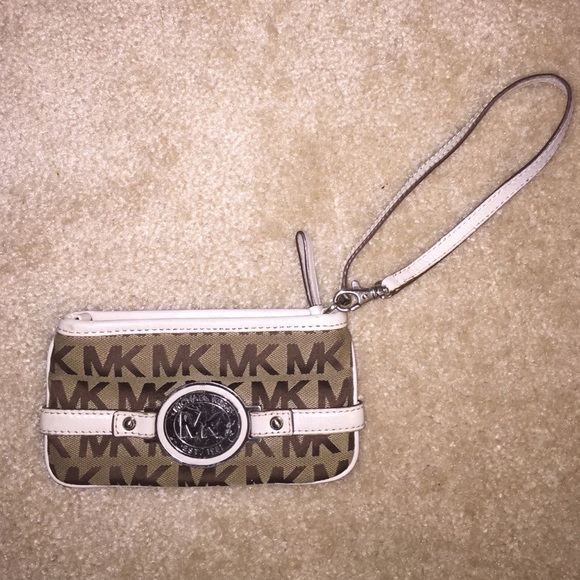 Michael Kors Handbags - *Rare* Michael Kors Wristlet