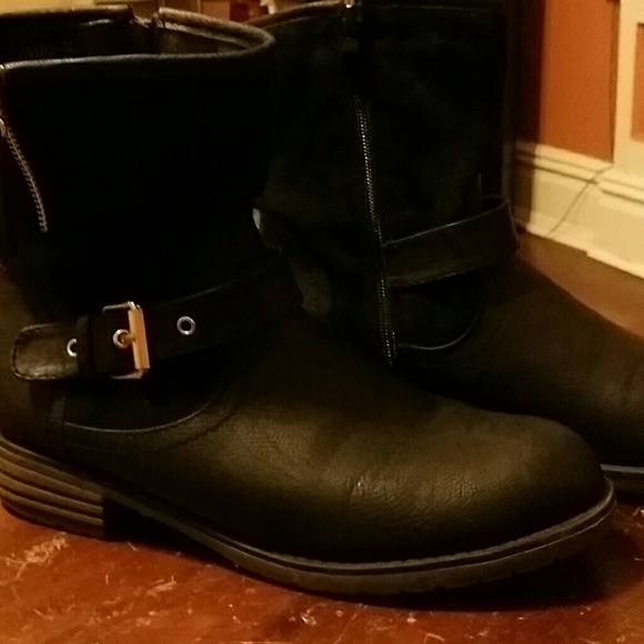 **SOLD**Black Via Pinky boots. W/ gold zippers - Picture 1 of 4