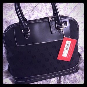 BNWT D&B Signature Zip-Zip