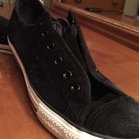 Converse - Picture 2 of 3