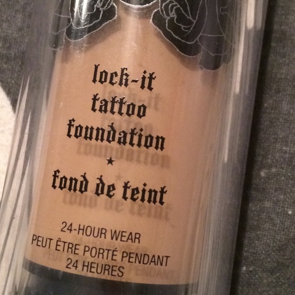 Kat Von D Lock-It Tattoo Foundation