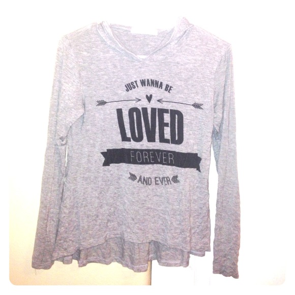Long sleeve loose fitting shirt