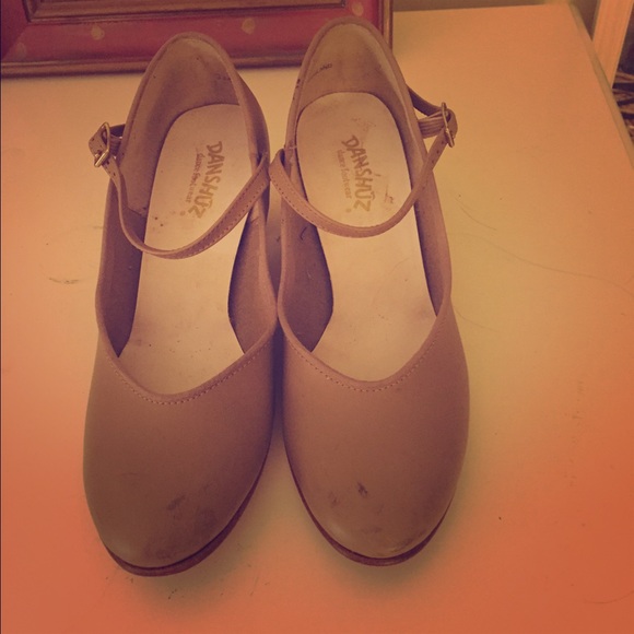 Danshuz Tan Character 1.5 inch heels