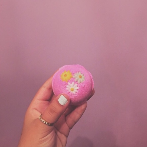 Lush Cosmetics "Pink" Bathbomb💗