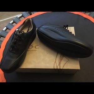 Aravon by New Balance