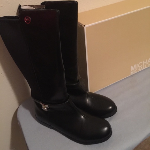 Boots - Picture 2 of 4