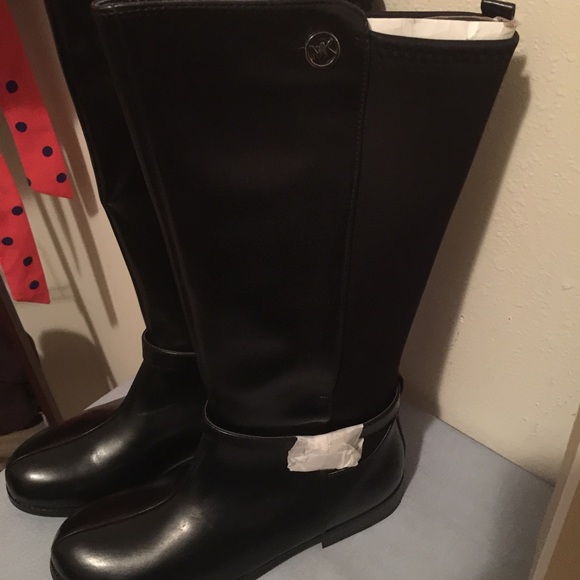 Boots - Picture 4 of 4