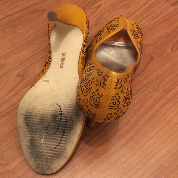 Mustard yellow vintage heels - Picture 4 of 4