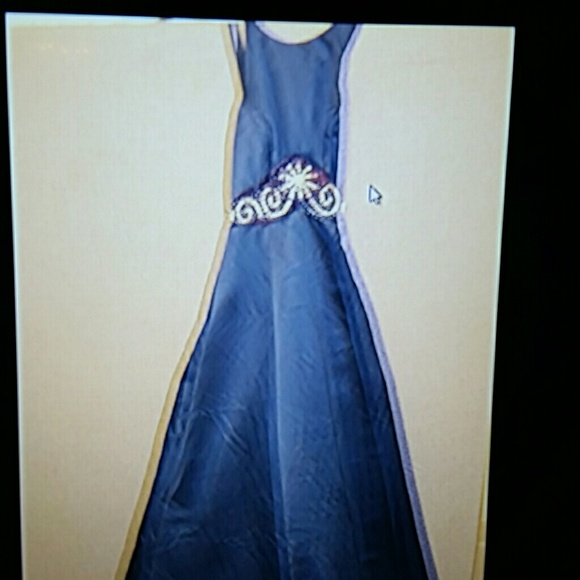 Linda Bernelli Gown - Picture 1 of 1