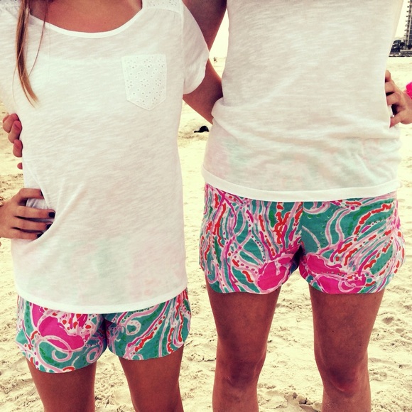 Handmade shorts w/Lilly Jellies Be Jammin' fabric - Picture 1 of 1