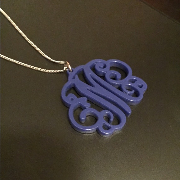 "M" monogram initial - Picture 2 of 2