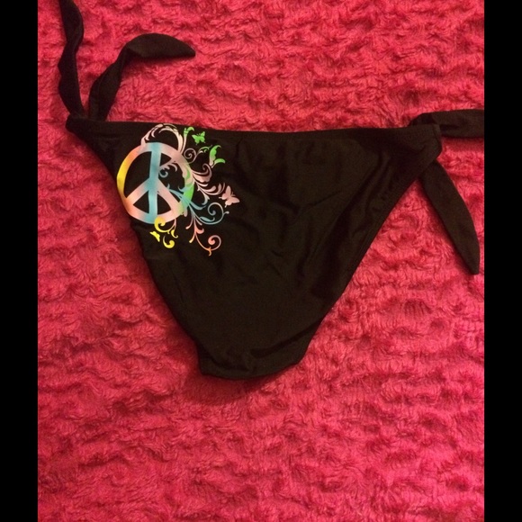 Bathing suit - Picture 2 of 3