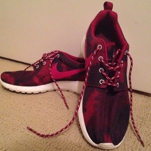 Nike Roshe - Red Camo
