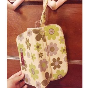 Bungalow 360 Flower Wristlet